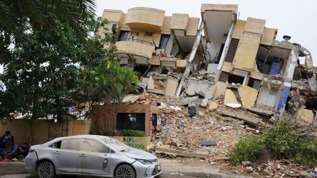 Edificio después de los terremotos en Venezuela.