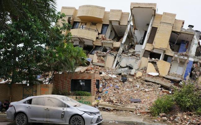 Edificio después de los terremotos en Venezuela.
