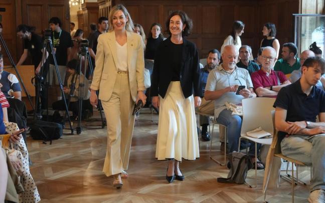 La consejera de Autogobierno, Maria Ubarretxena, a su llegada al curso de verano sobre el futuro del autogobierno