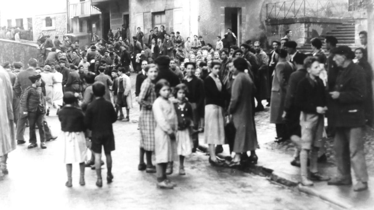 Eran menores de 16 años cuando la guerra truncó su infancia y los obligó a emprender un destino incierto.