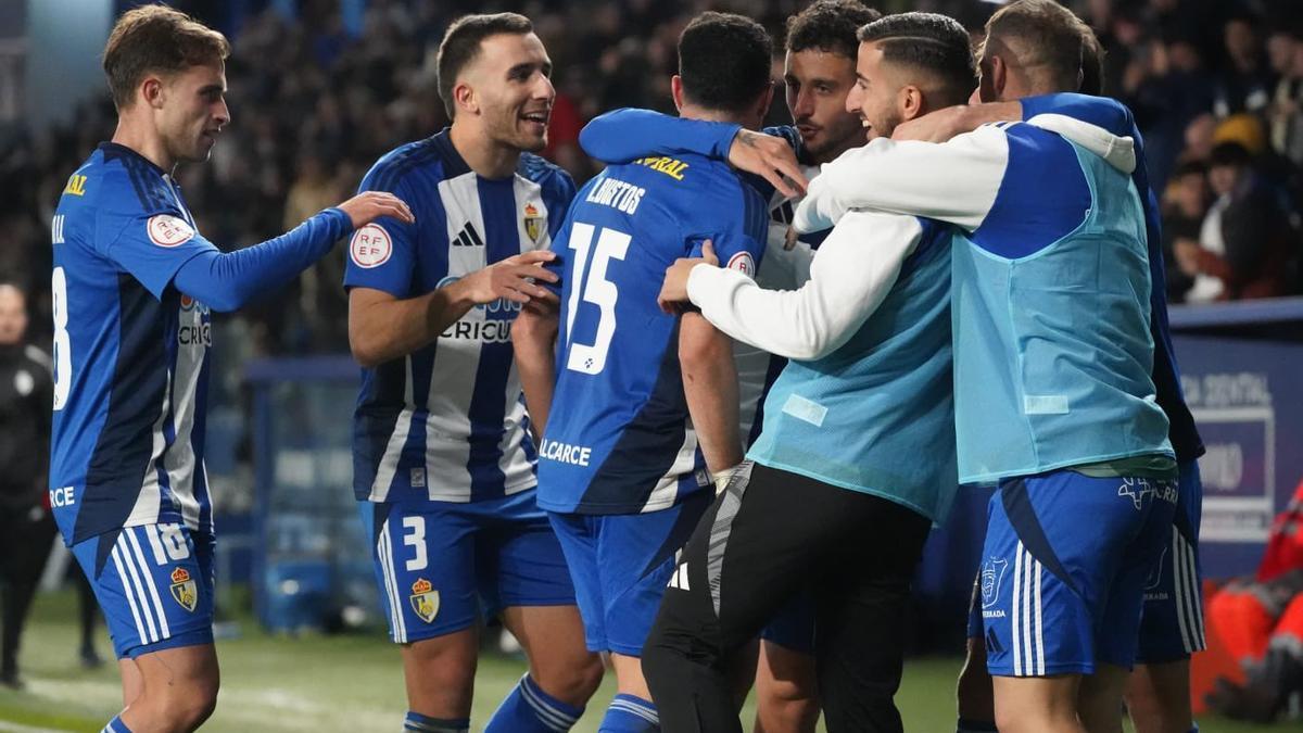 Los jugadores de la Ponferradina celebran un gol durante la presente temporada. / SD PONFERRADINA