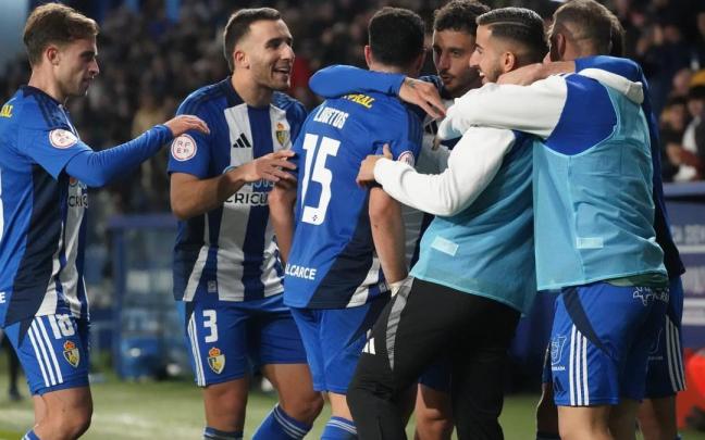 Los jugadores de la Ponferradina celebran un gol durante la presente temporada. / SD PONFERRADINA