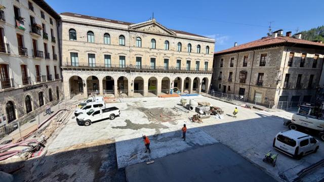 Imagen de las obras que desde el pasado abril se ejecutan en la plaza San Martín.