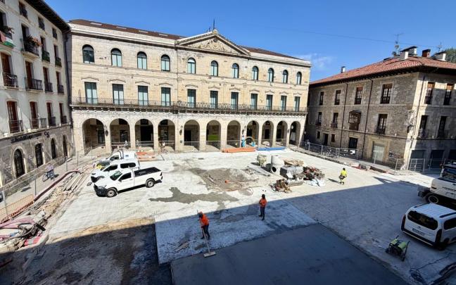 Imagen de las obras que desde el pasado abril se ejecutan en la plaza San Martín.