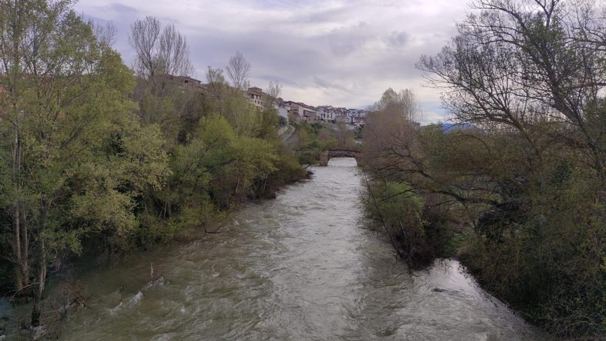 Atravesamos el rio Salazar al inicio de la ruta