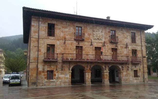 El ayuntamiento de Legazpi.