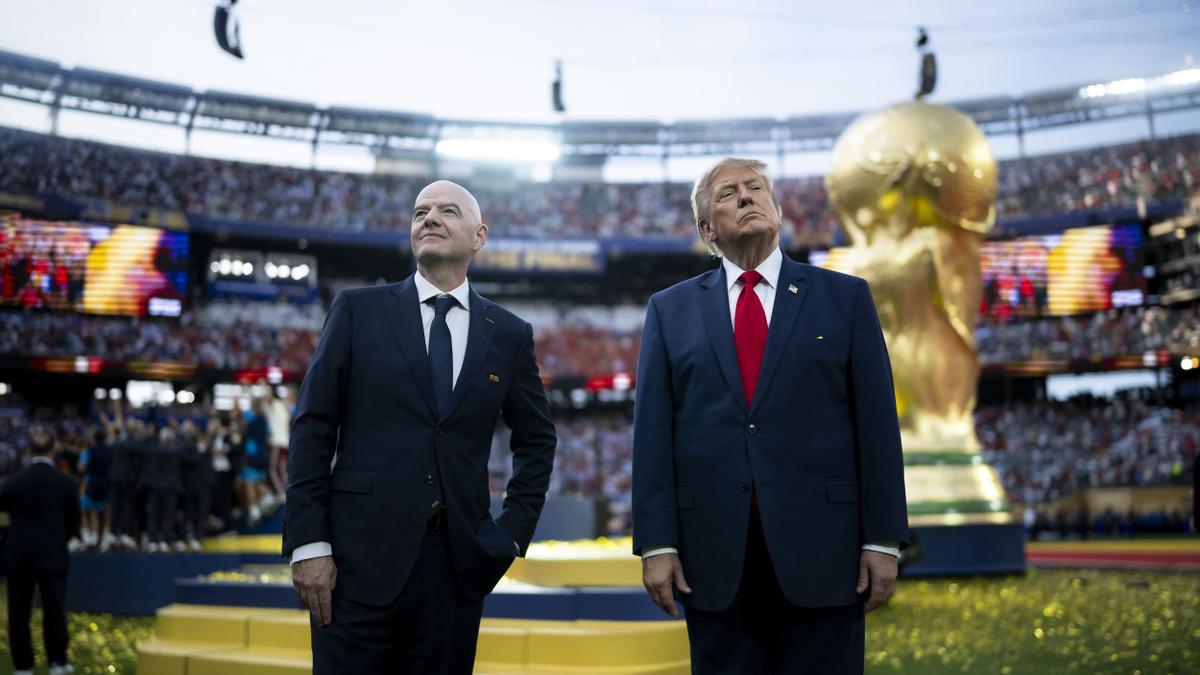 Gianni Infantino y Donald Trump, presidentes de la FIFA y Estados Unidos, respectivamente.