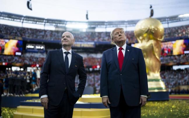 Gianni Infantino y Donald Trump, presidentes de la FIFA y Estados Unidos, respectivamente.
