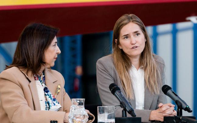 La ministra de Defensa, Margarita Robles, y la vicepresidenta tercera y ministra para la Transición Ecológica y Reto Demográfico, Sara Aagesen