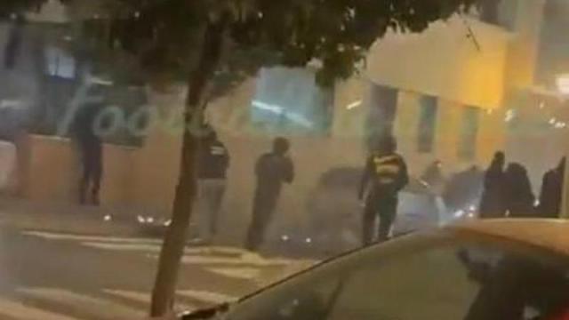 Reyerta en los aledaños del estadio Sánchez Pizjuán.