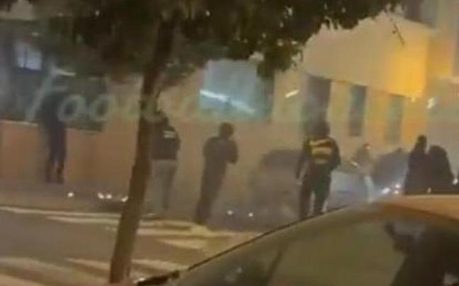 Reyerta en los aledaños del estadio Sánchez Pizjuán.
