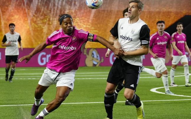 Ronaldinho, durante el partido de la Kings League. Ronaldinho, durante el partido de la Kings League.
