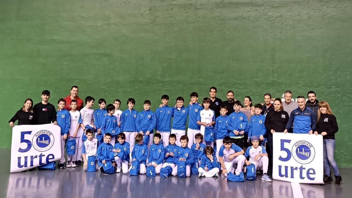 Adizkide Pilota Elkartea de Galdakao conmemora, a partir de este viernes, su 50 aniversario