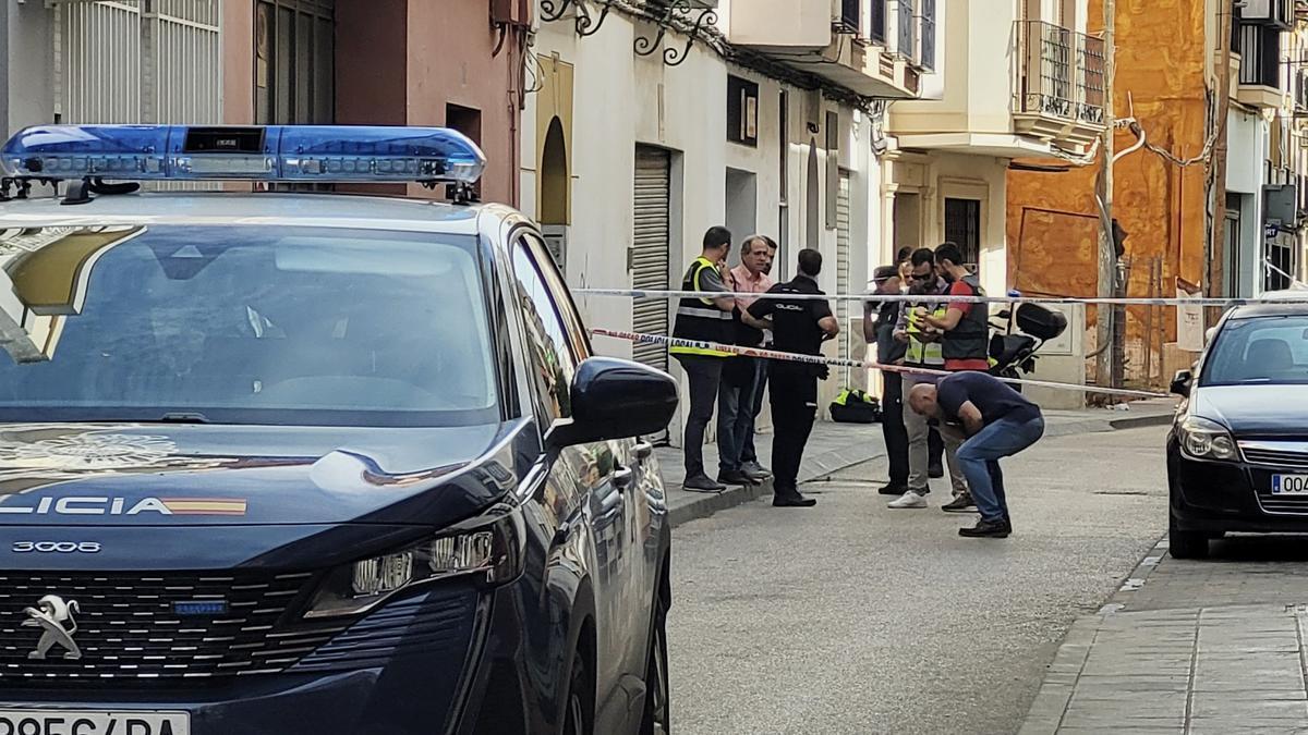 Agentes en el lugar en el que ocurrieron los hechos.