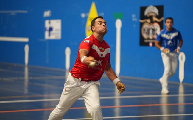 Jaka en un partido del Torneo San Fermín. NOTICIAS DE GIPUZKOA