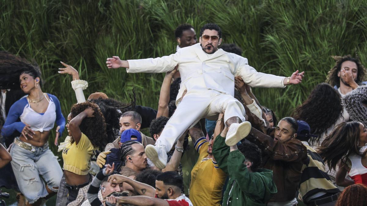 Bad Bunny protagoniza el descanso de la Super Bowl.