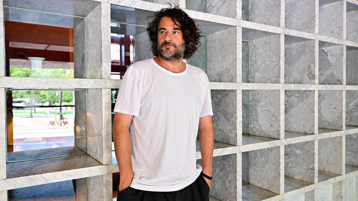 Esta entrevista se realizó en la cafetería del Hotel Meliá de Bilbao.