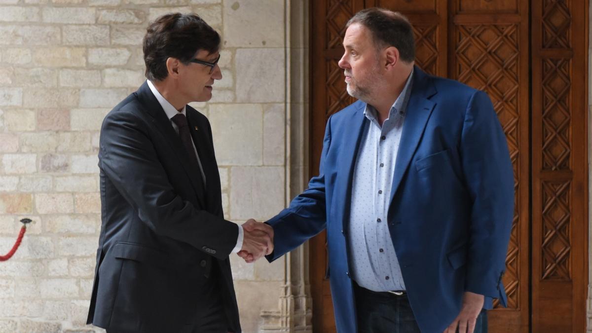 Illa y Junqueras se reúnen a puerta cerrada en el Palau de la Generalitat.