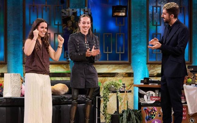 Audrey Pascual y María Martín-Granizo junto a David Broncano en 'La Revuelta'