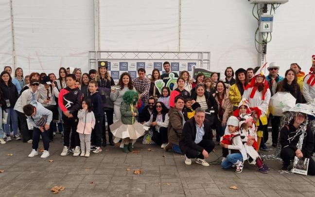 Participantes en una anterior edición del Street Escape de los comerciantes de Basauri