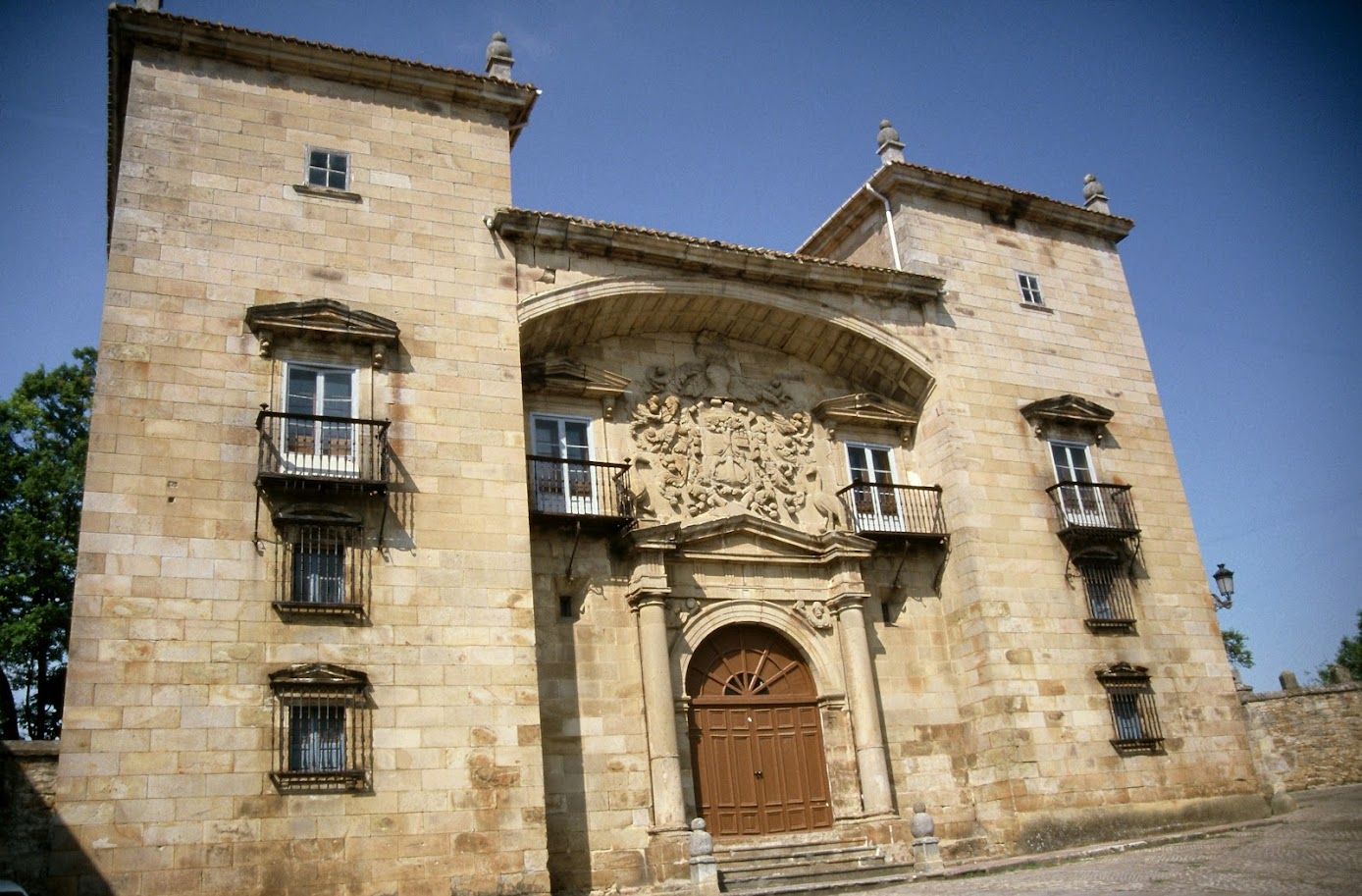 Palacio chiloeches.
