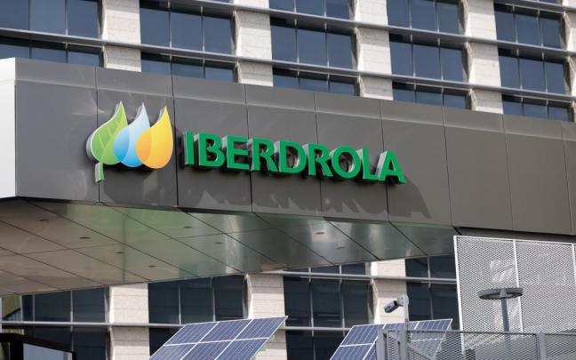 Fachada de unas oficinas de Iberdrola