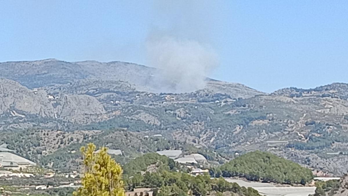 Imagen del incendio en Tàrbena
