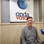 Dan Brett, cofundador de Nneat Cyber, en los estudios de Onda Vasca.