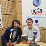 El autor Daniel Ramírez junto a Txema Gutiérrez