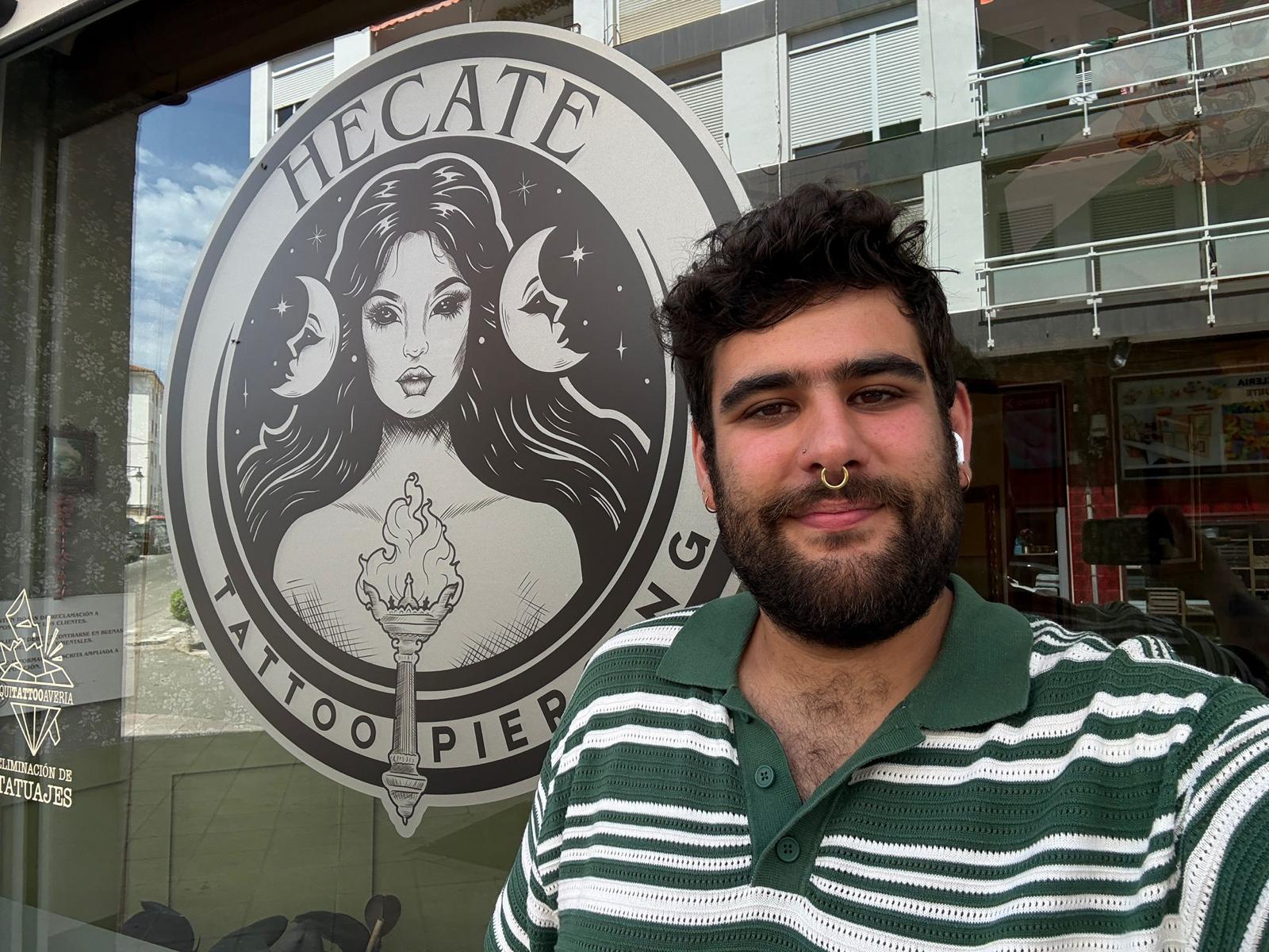 David San Sebastian, de Hécate Tattoo