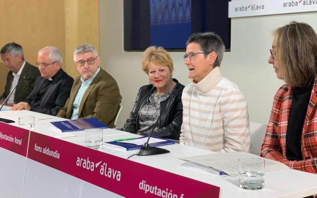 Argitalpenaren aurkezpenean egindako irudia