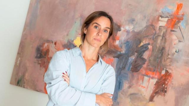 Malen Agirre, con una de sus obras.