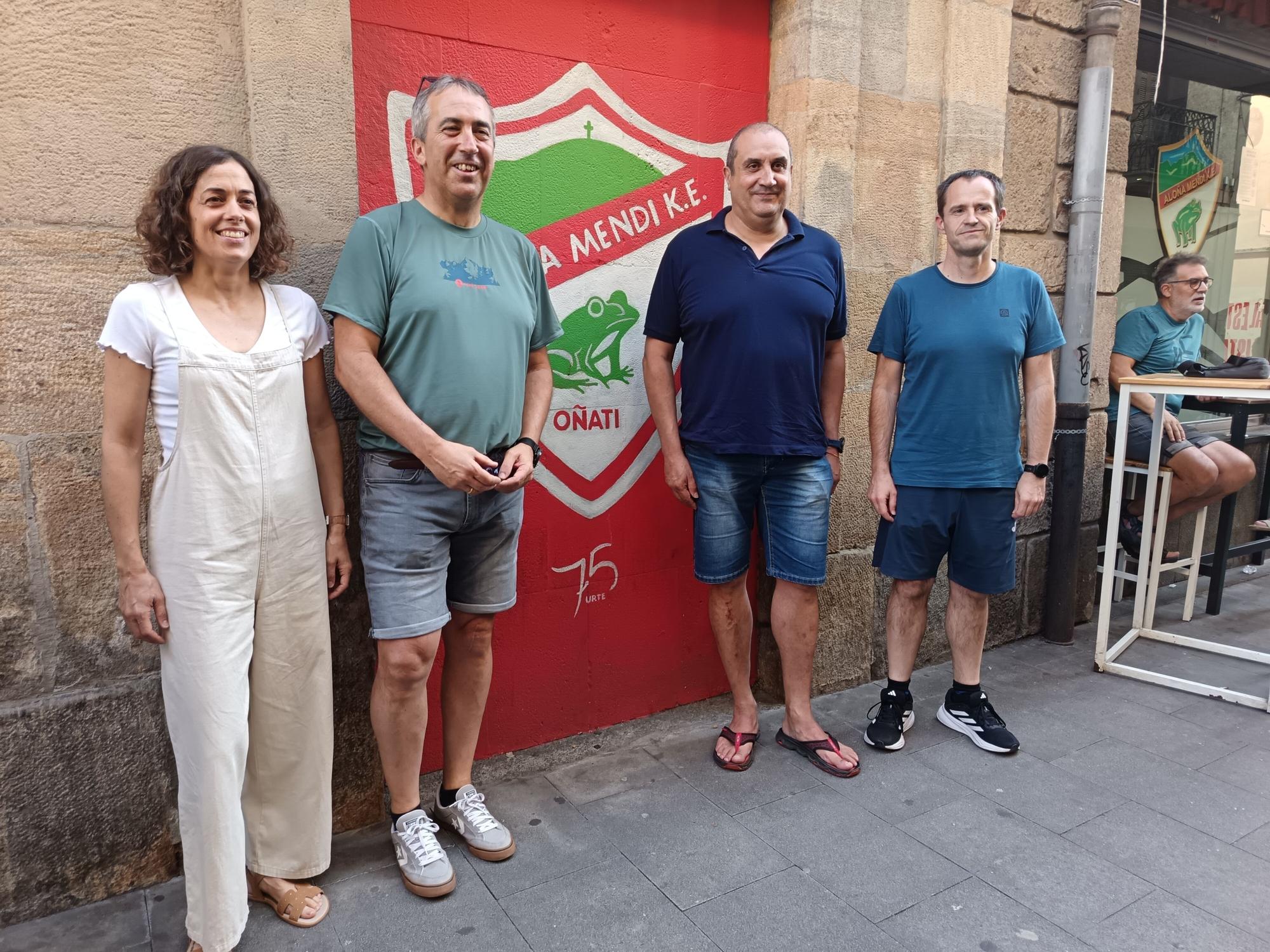 La nueva directiva: Itziar Usandizaga, Juan Luis Guridi, Iñaki Mendarozketa y Asier Guridi (falta Ane Villar).