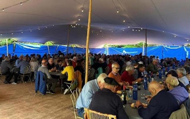 Comida del encuentro de mayores de Aiaraldea en 2025