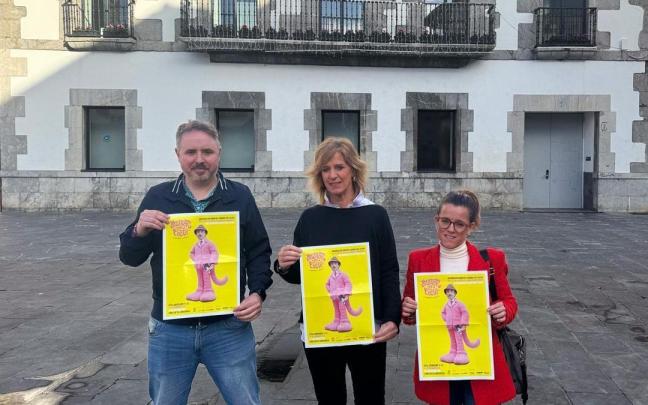 Presentación del festival con su director, Aitor Arenas, junto a la alcaldesa y la concejala de Cultura de Arrigorriaga