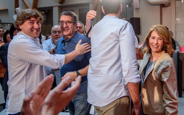 Eneko Andueza, Patxi López y la ministra Raquel Sánchez, este domingo en la clausura del Congreso de las Juventudes Socialistas de Euskadi Eneko Andueza, Patxi López y la ministra Raquel Sánchez, este domingo en la clausura del Congreso de las Juventudes Socialistas de Euskadi