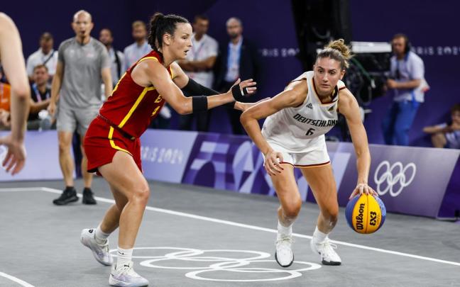 Gracia Alonso de Armiño, a la izquierda, en acción durante los Juegos Olímpicos celebrados en París. / EP
