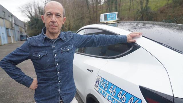 Goyo Alías, presidente de Gipuzkoa taxi, profesional con más de tres décadas de experiencia que pone voz a un colectivo de casi 700 profesionales autónomos en el territorio / Ruben Plaza Goyo Alías, presidente de Gipuzkoa taxi, profesional con más de tres décadas de experiencia que pone voz a un colectivo de casi 700 profesionales autónomos en el territorio / Ruben Plaza