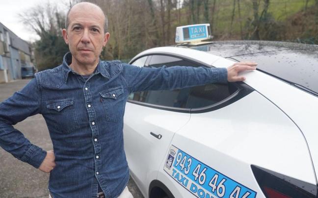 Goyo Alías, presidente de Gipuzkoa taxi, profesional con más de tres décadas de experiencia que pone voz a un colectivo de casi 700 profesionales autónomos en el territorio / Ruben Plaza