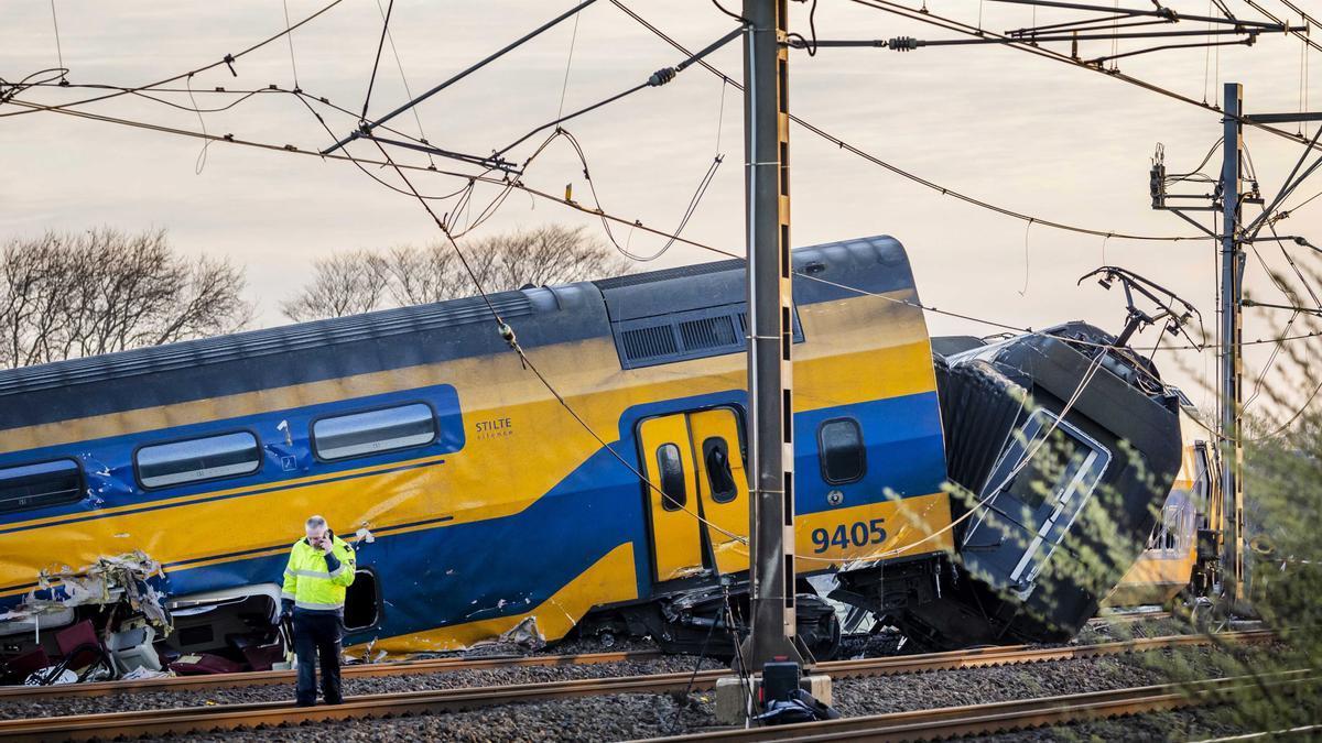 Descarrilamiento de un tren en Voorschoten, en el oeste de Países Bajos