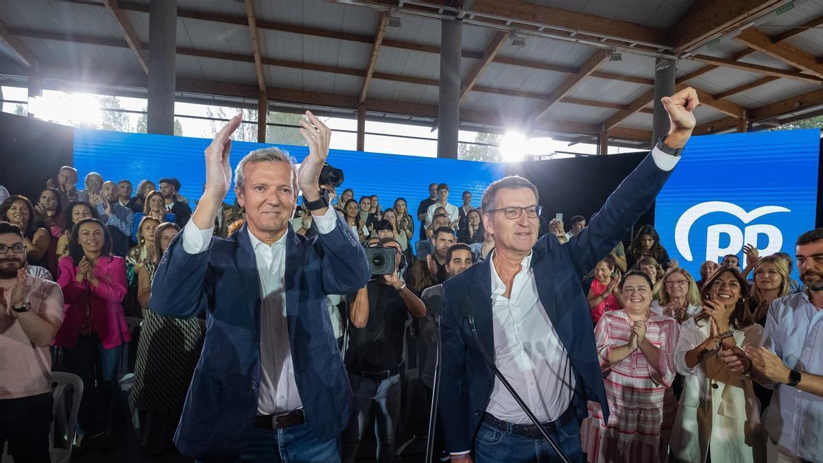 El presidente del Partido Popular, Alberto Nuñez Feijóo, ha participado en un acto del PP junto al presidente de la Xunta, Alfonso Rueda.