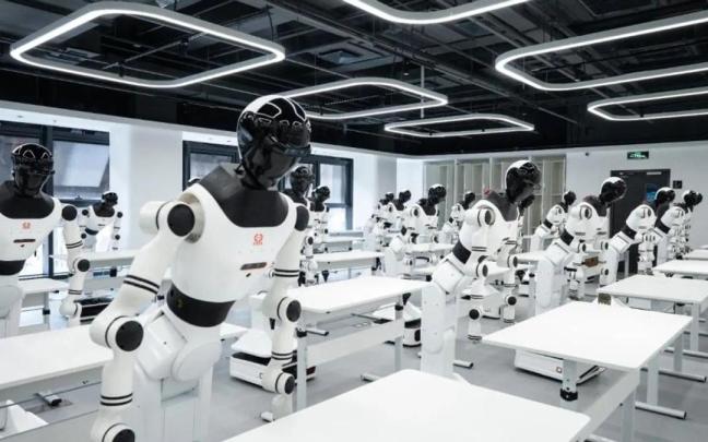 Robots humanoides en la escuela.