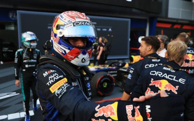 Max Verstappen celebra su primera victoria de la temporada.