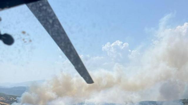Imagen de uno de los incendios que se registran en Catalunya / BOMBERS DE LA GENERALITAT Imagen de uno de los incendios que se registran en Catalunya