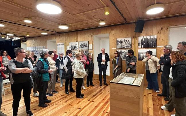 La exposición 'Odisea 1937' fue inaugurada la tarde del miércoles en la casa de cultura Kotxepin de Lemoa / Ayuntamiento de Lemoa La exposición 'Odisea 1937' fue inaugurada la tarde del miércoles en la casa de cultura Kotxepin de Lemoa