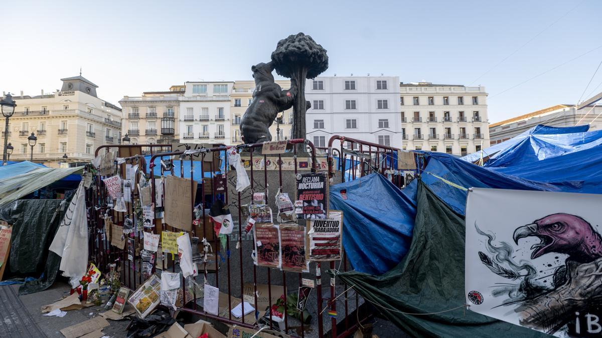 Acampada por la vivienda en la Puerta del Sol en Madrd
