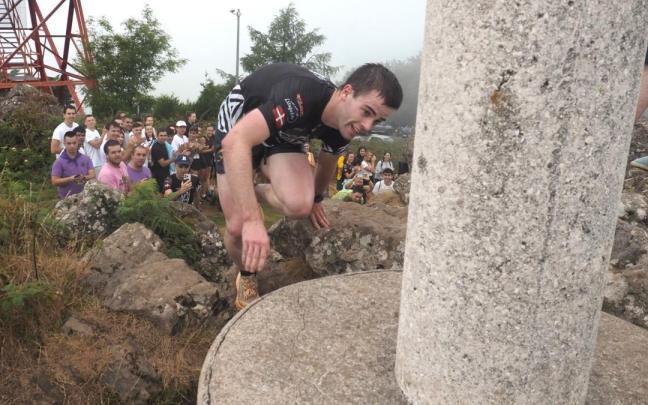 Aimar Elizburu, llegando al vértice geodésico de Karakate y rubricando la victoria de Gaztienak