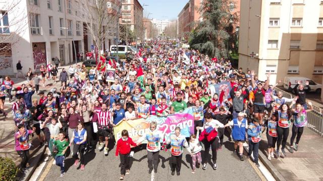 Korrika Bizkaiko kaleak beteaz.