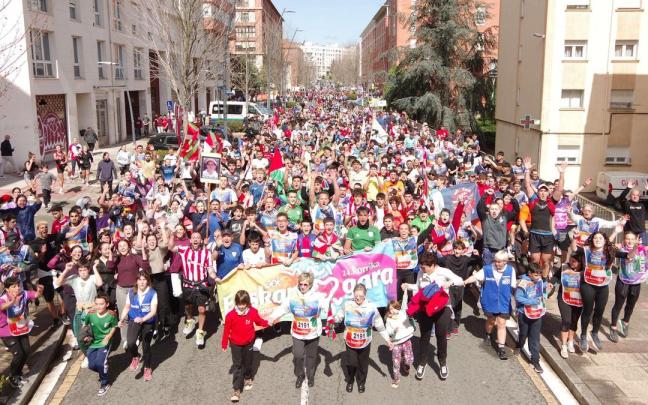 Korrika Bizkaiko kaleak beteaz.