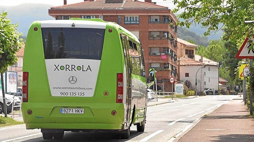 Xorrola, herri barruko autobusa.